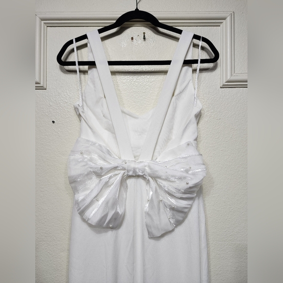 Lulus Romantic Glow White Backless Pearl Bow Maxi Dress M Wedding Bridal Party - Picture 9 of 10